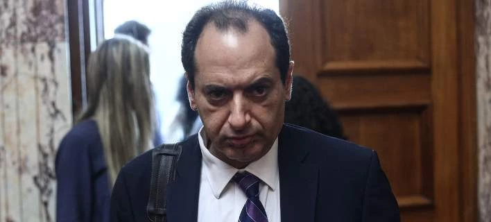 Ο Χρήστος Σπίρτζης «έκοψε» δημοσιογράφο του ΣΚΑΪ από την ενημέρωση του υπουργείου